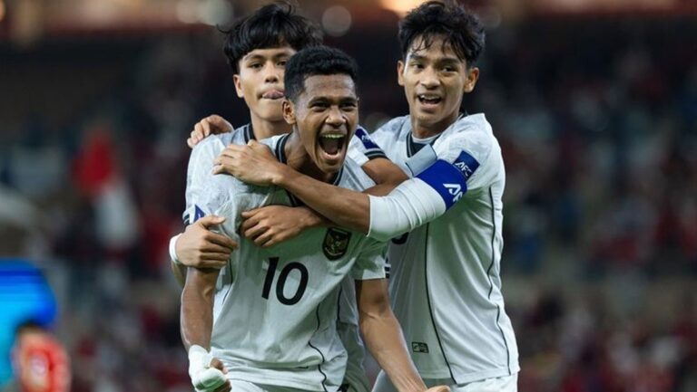 Nova Arianto Serukan Dukungan Seluruh Suporter Untuk Garuda Muda