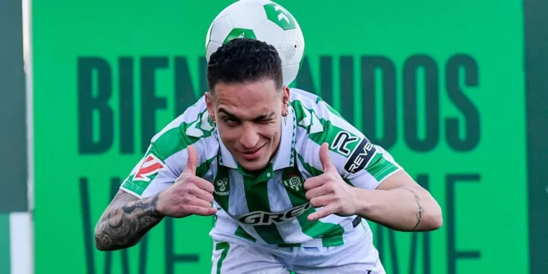 Antony Tegaskan Komitmen, Tolak Bayern Munich Demi Kebahagiaan di Real Betis